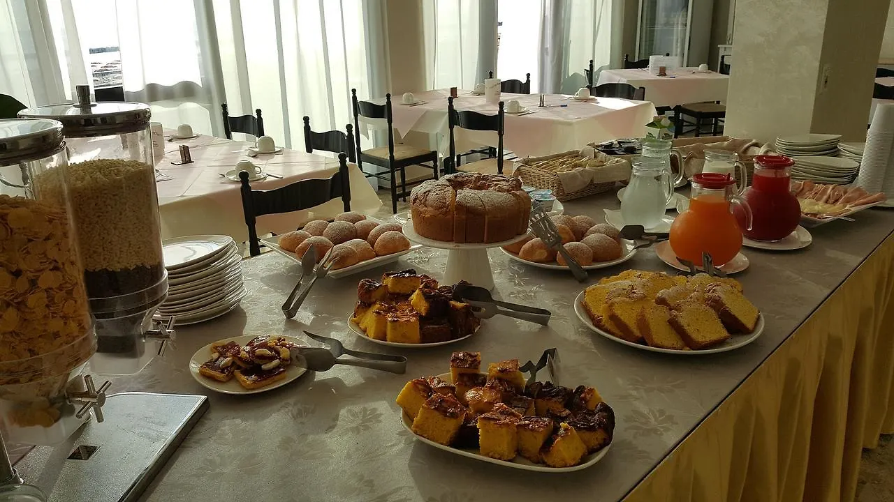 Hotel Gin Rimini 3*,  Italia